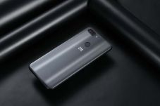 Blade V9 dan V9 Vita,...
