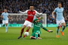 Tumbangkan Arsenal,...