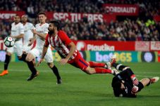 Benamkan Sevilla, Atletico...