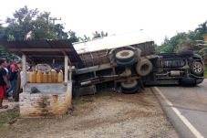 Hindari Jalan Berlubang,...