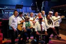 Elek Yo Band Kabinet...