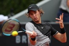 Nicolas Jarry Catatkan...