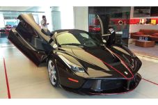 Ferrari LaFerrari Aperta,...