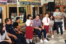 Tulus Jadi Teman Gajah...