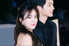 Song Hye Kyo Bahagia...