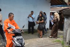 Usai Bercinta, Gadis...