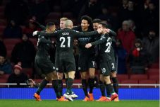 Hajar Arsenal, Manchester...