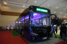 Bus Listrik Karya Anak...