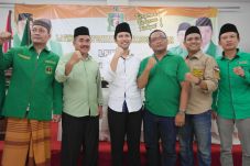 Cawagub Jatim Emil Dardak...