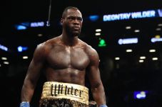 Wilder Berencana Tantang...