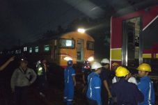 KRL Tanah Abang-Serpong...