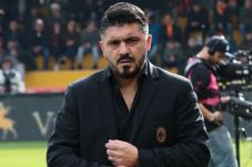 Derby Milan Tertunda,...