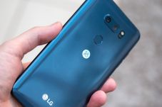 Pekan Ini LG V30 Plus...