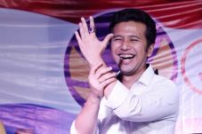 Hadiri Peresmian Kantor...