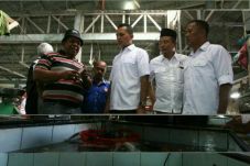 Blusukan ke Pasar Inpres...