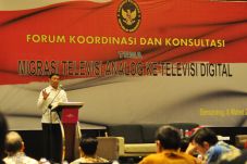 Wiranto Imbau Masyarakat...