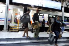 Tiket KA Semarang-Surabaya...