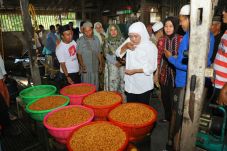 Peringati Hari Wanita...