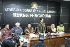 Komnas HAM Bentuk Tim...