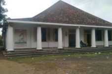 Gedung Juang 45, Saksi...