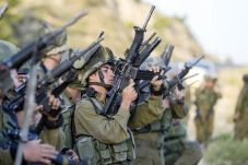 Tentara Israel Bersiap...