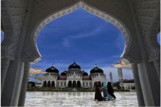 Wisata Halal Jadi Pilihan...