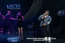 Ikut Indonesian Idol,...