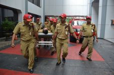 Pegawai Kemendagri Terjebak...