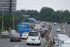 Warga Bekasi Hindari...