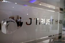 Tumbuh 117%, JTrust...