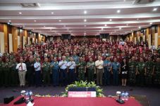 Kuliah Umum di Unhan,...