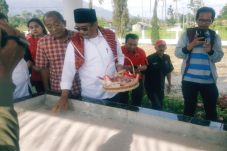 Djarot Ziarah ke Makam...