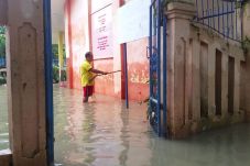 Banjir, Kegiatan Belajar...