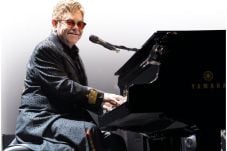 Elton John, Musisi Triliuner...