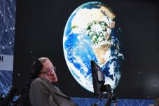 Mengenal Stephen Hawking,...