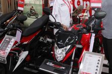 Penjualan Honda CB150R...