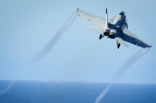 Jet Tempur F-18 AS Jatuh,...