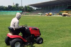 PSMS Jamu PSPS, Rumput...
