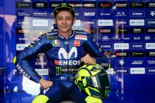 Helm Baru Valentino...