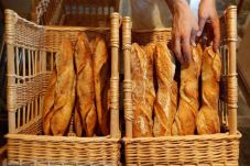 Pedagang Roti Didenda...