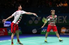 Marcus/Kevin Pesan Tempat...