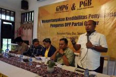 Golkar Diminta Pecat...