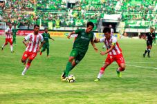 Persebaya Main Imbang...