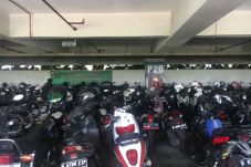 Parkir di Wali Kota...