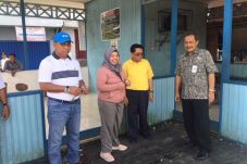 DLH Kobar Berikan Sosialisasi...