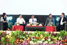 Bamsoet Prihatin dengan...