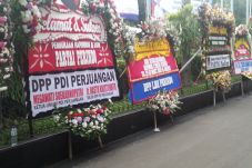 Karangan Bunga dari...