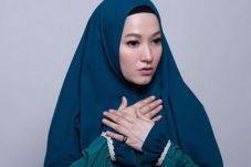 Tersangka, Artis Lyra...