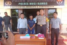 Coba Adu Tembak dengan...