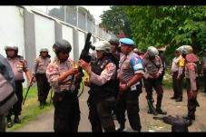 Razia Ponsel, Penyebab...